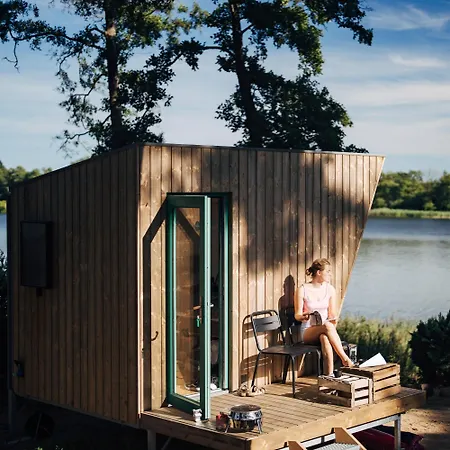 Stilvolle Tiny Houses Direkt Am See Mit Panoramafenster Kemp *